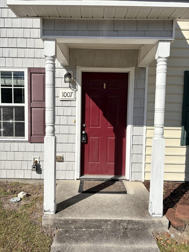 Building Photo - 1007 Banister Loop