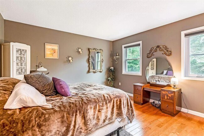 Building Photo - 56 Morellen Ln