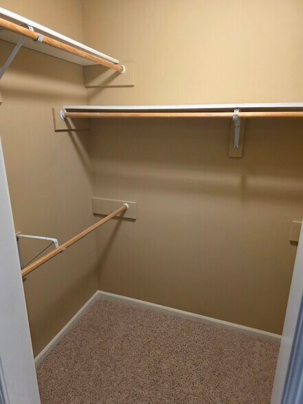 Primary Bedroom Closet - 2142 Oxford Dr
