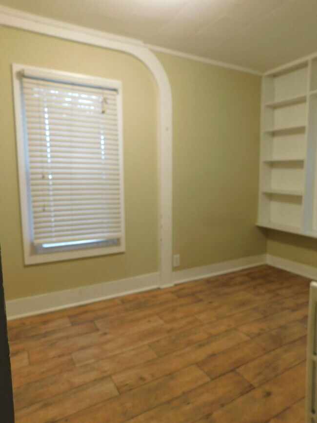 Building Photo - 3986 Rollo Rd