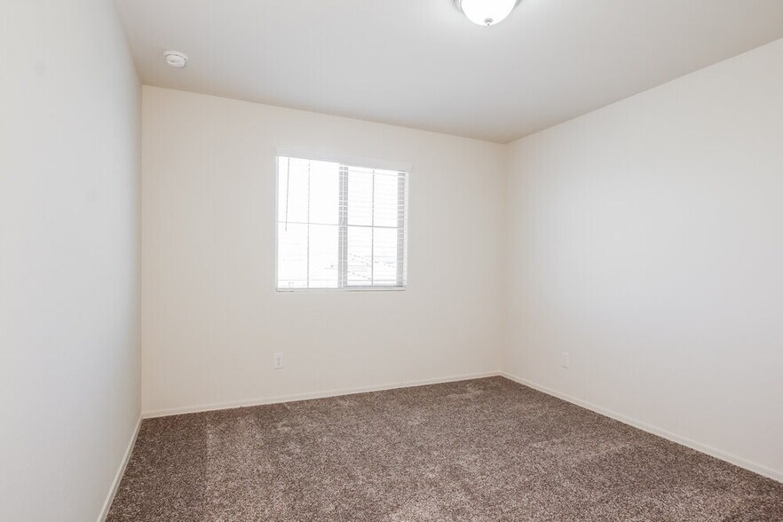 Building Photo - 24419 W Flores Dr