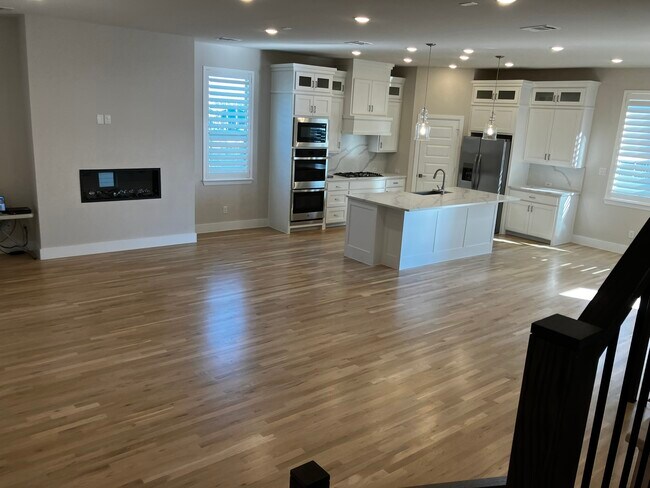 Building Photo - 1225 Marc Pl