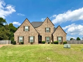 Building Photo - Now Leasing a 4 bedroom 3 bath home in Olive Branch