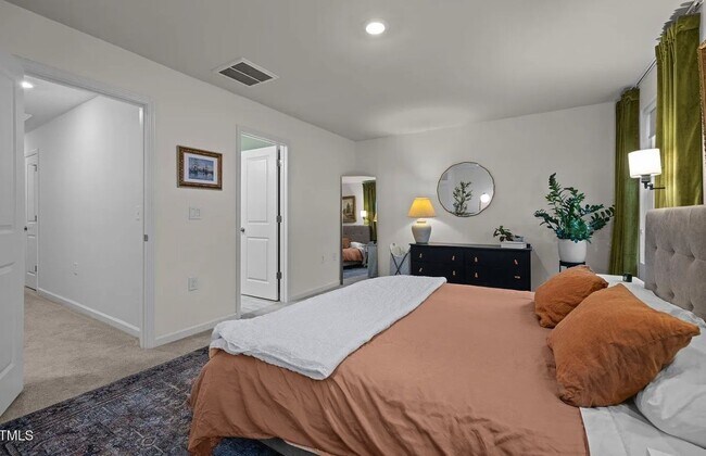 Building Photo - 1052 Shoreside Dr