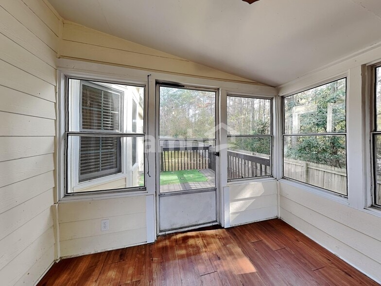 Building Photo - 5100 Ray Ct