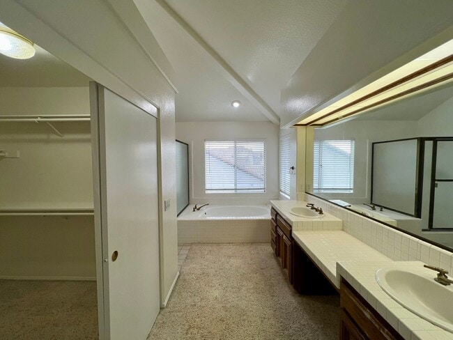 Building Photo - Beautiful 4 Bedroom Single Family Home with Pool and Pool Service Included for Lease in Rancho Cu...