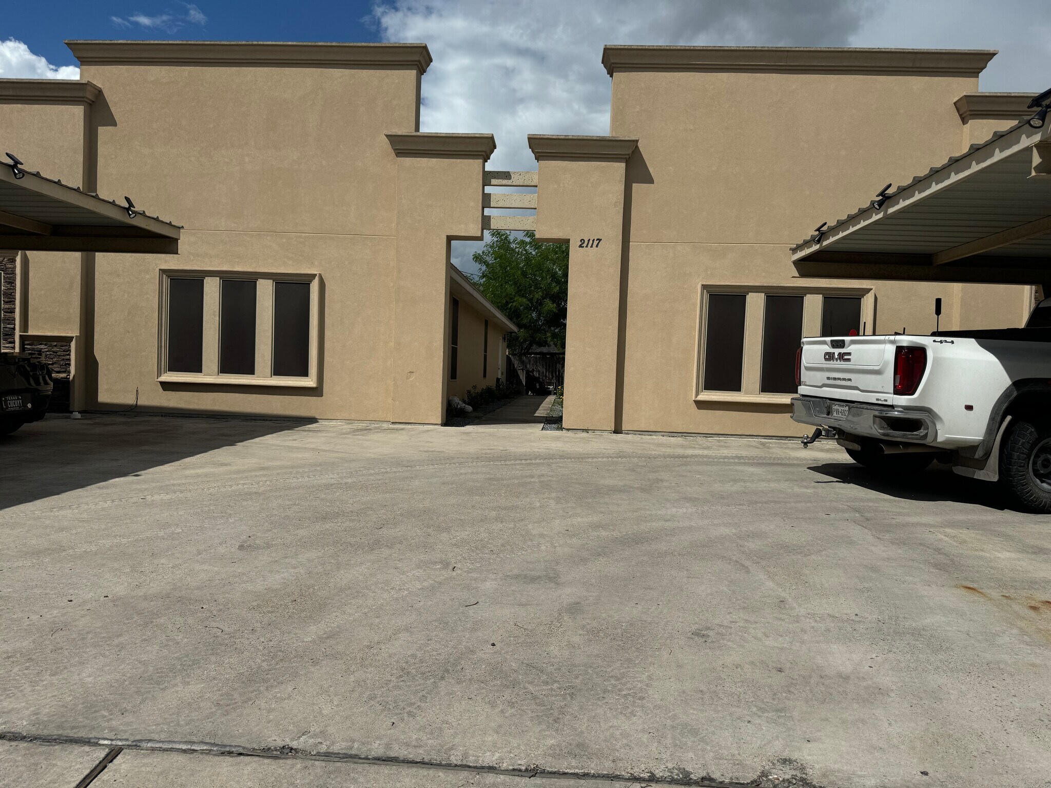 Building Photo - 2117 Taxco Ct