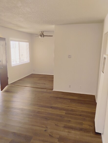 Building Photo - 2239 N Catalina St