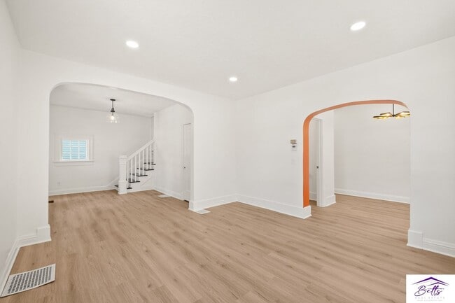 Building Photo - Wowza!