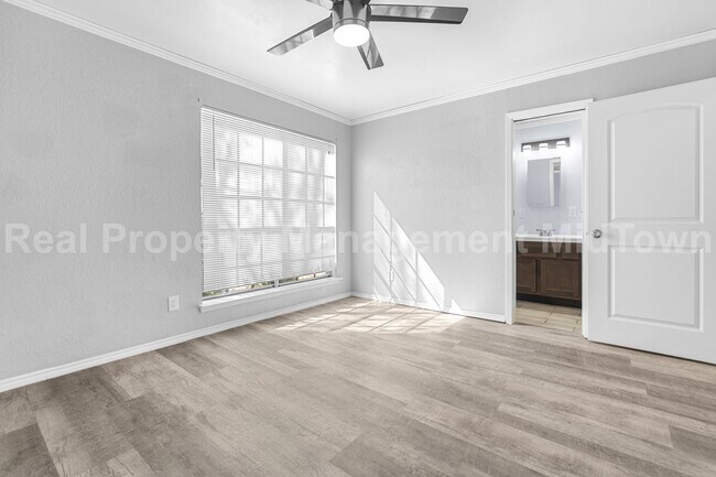Building Photo - 2207 Roman Ct