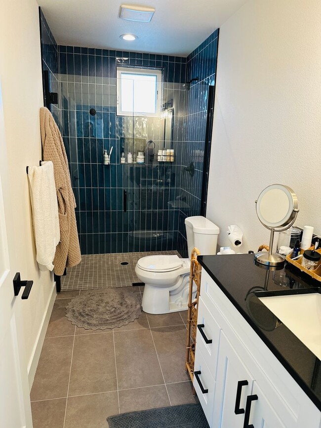 Building Photo - Custom Condo Community