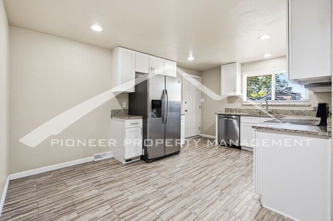 Building Photo - Spacious Home with Washer/Dryer and Storage Shed
