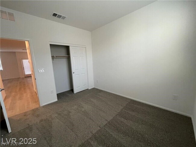 Building Photo - 645 Bellus Pl