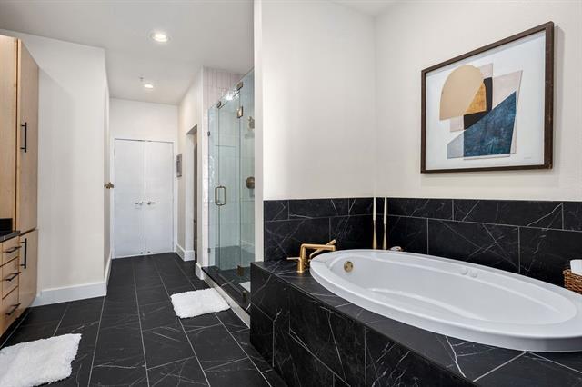 Building Photo - 4111 Newton Ave