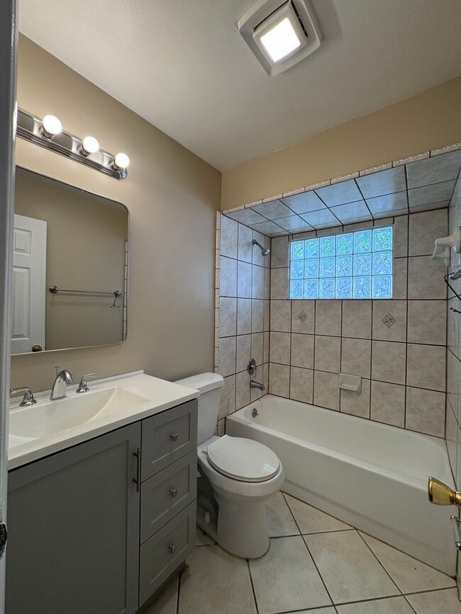 Building Photo - Charming 2BR/1BA Home in Casselberry