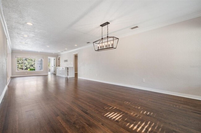 Building Photo - 640 Geneva Pl