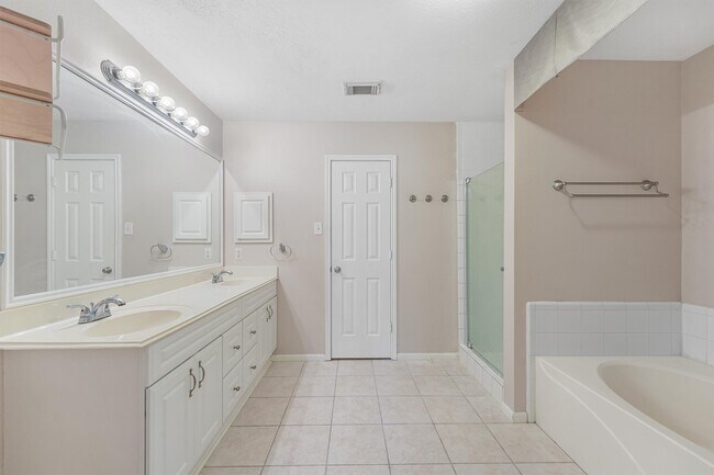 Building Photo - 26893 Palace Pines Dr