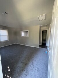 Building Photo - Spacious 2bedroom House  ($500.00 0ff The ...
