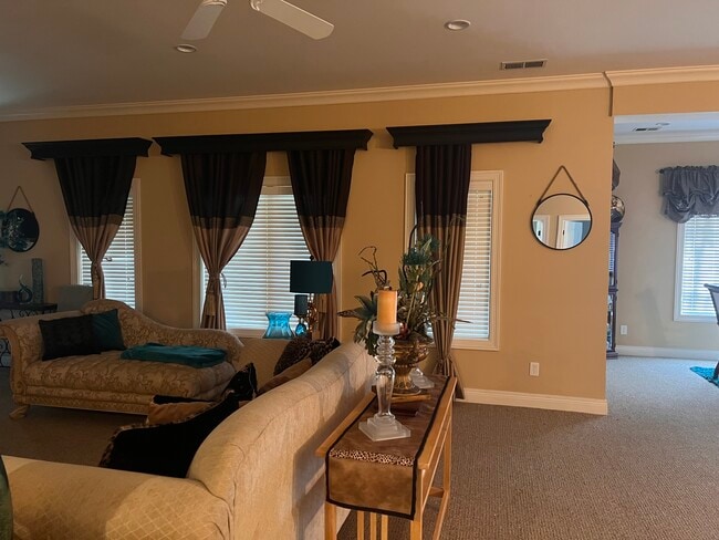 Building Photo - 9500 Hayden Creek Ct