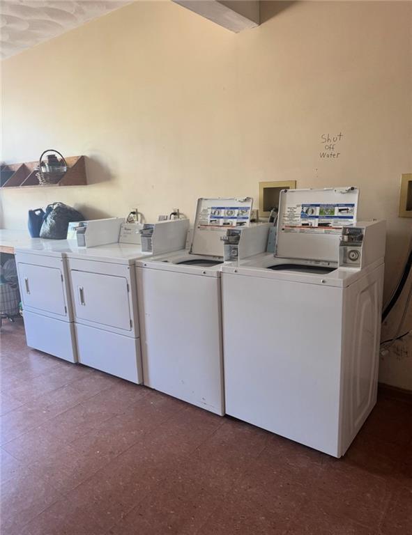 Building Photo - 272 R Child St