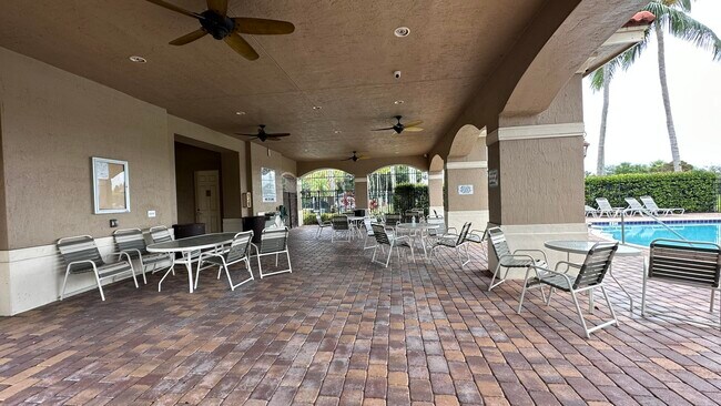 Building Photo - 4702 Cohune Palm Ct