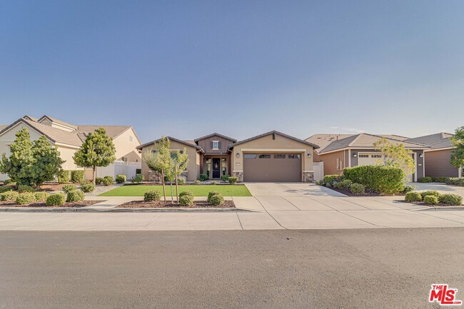 Building Photo - 14001 Barbon Beck Ave