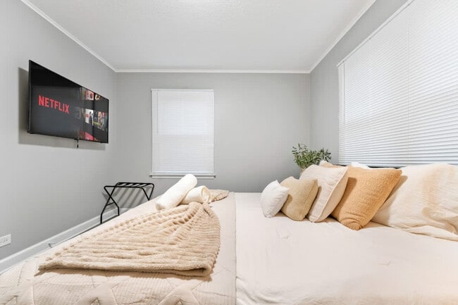 Building Photo - 5840 81st Pl