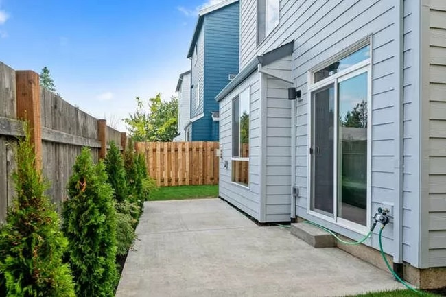 Building Photo - 6636 SE 57th Ave