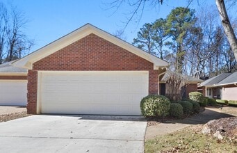 Building Photo - 2013 Fox Ridge Rd