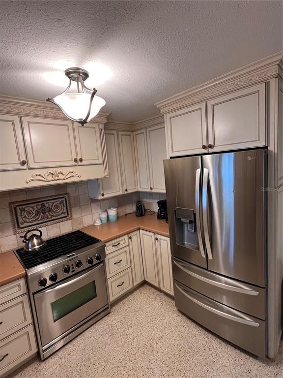 Building Photo - 378 Westwinds Dr