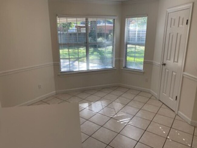 Building Photo - 1124 Sewanee Ct