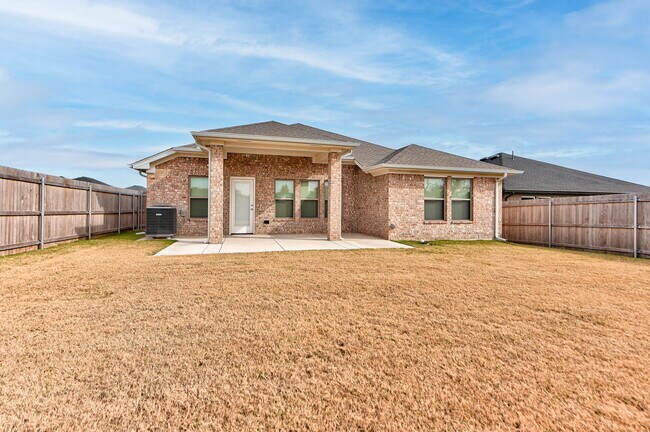 Building Photo - 323 Woodrock St