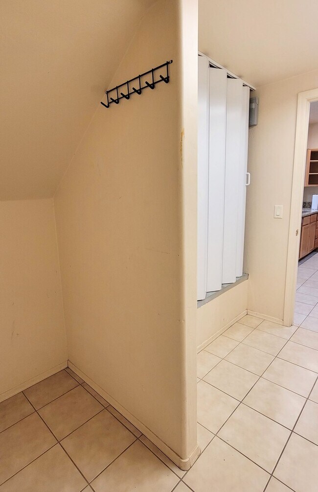 Building Photo - Pet friendly Civano home