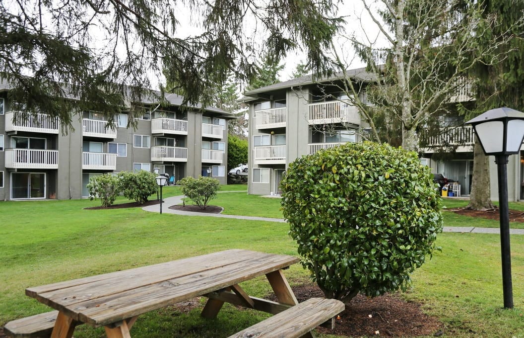 Building Photo - Bluffs at Evergreen
