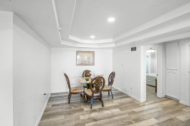 Building Photo - 571 Tilling Way
