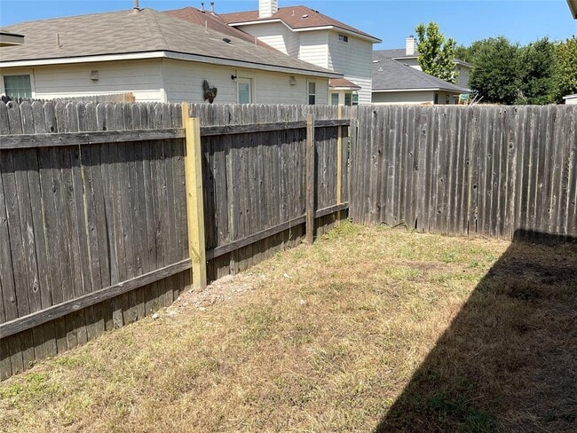 Building Photo - 7817 Duber Ln