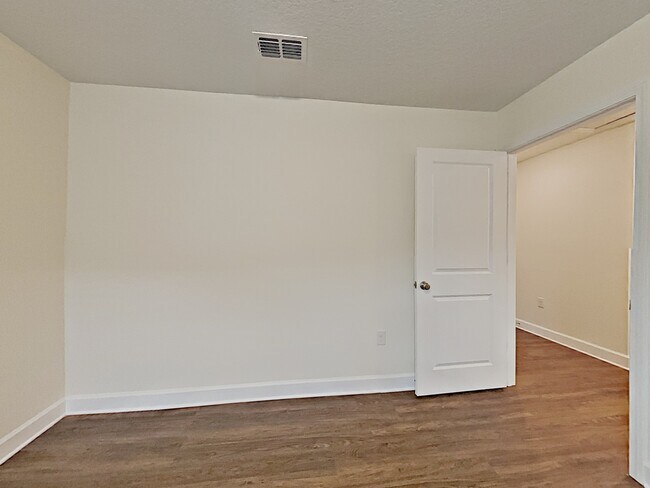 Building Photo - 16652 Cheyanne Ct