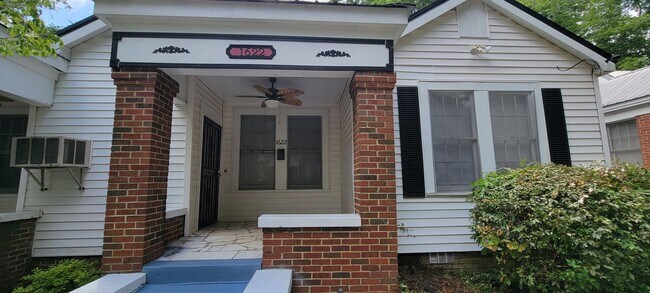 Primary Photo - 1622 Christine Drive . Central air and hea...