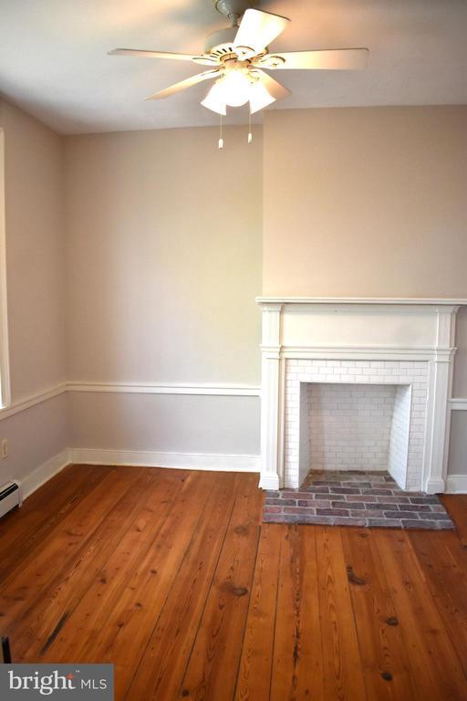 Building Photo - 12979 Buchanan Trail W