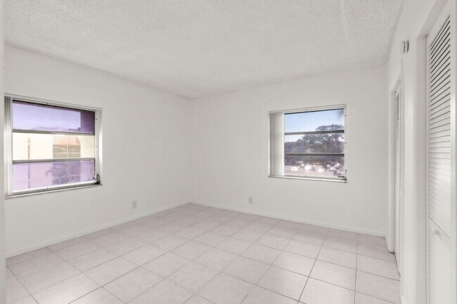 Building Photo - 626 NW 13th St