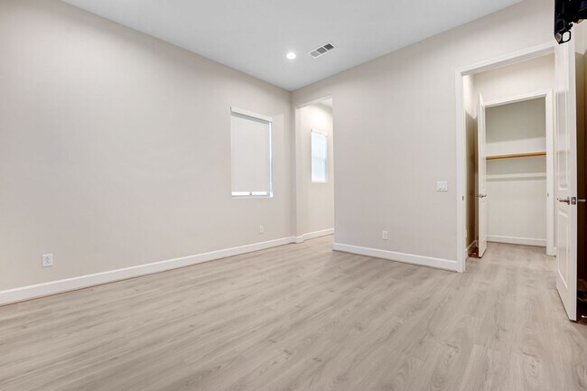 Building Photo - Stunning New Build Home with Breathtaking ...