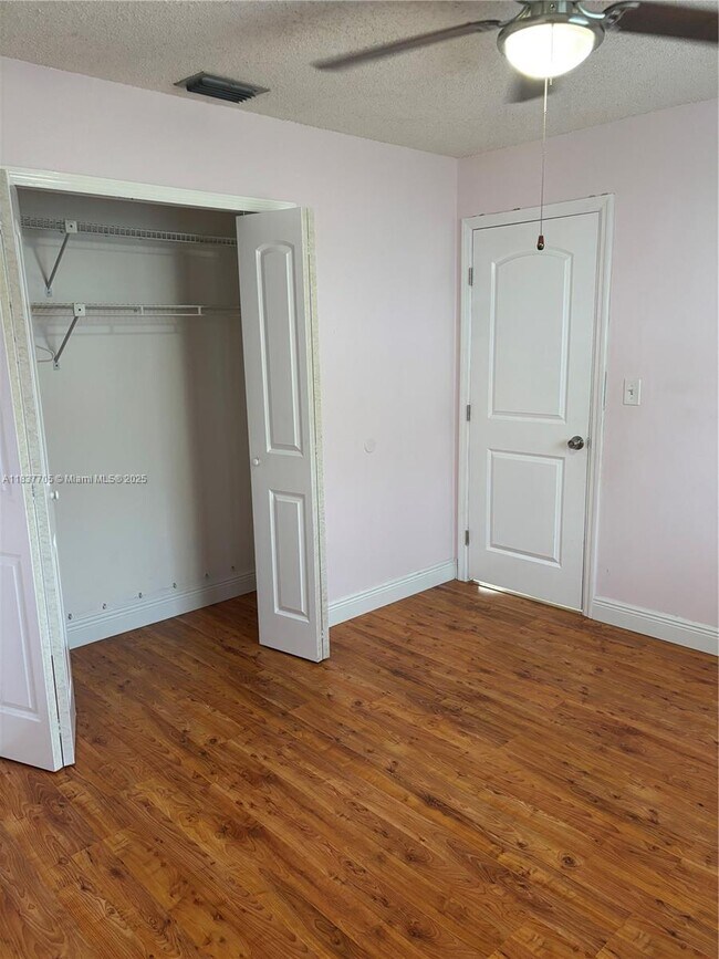 Building Photo - 1065 NW 127th Path