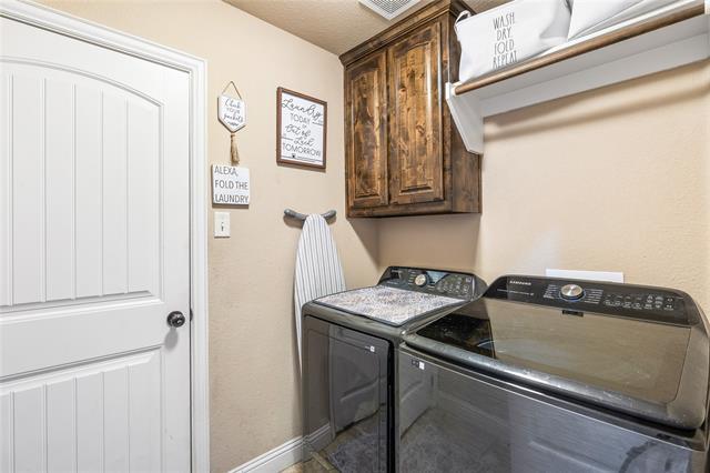 Building Photo - 617 Zachary Dr