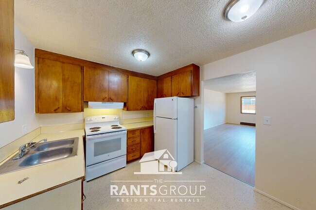 Building Photo - 806R
