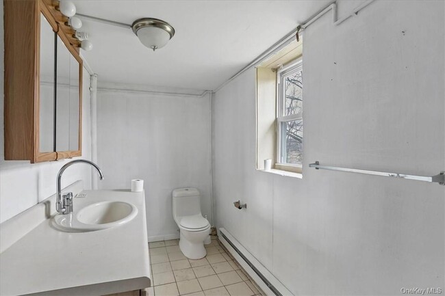 Building Photo - 492 Black Meadow Rd