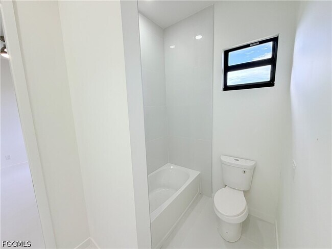 Building Photo - 3046 NW 41st Pl
