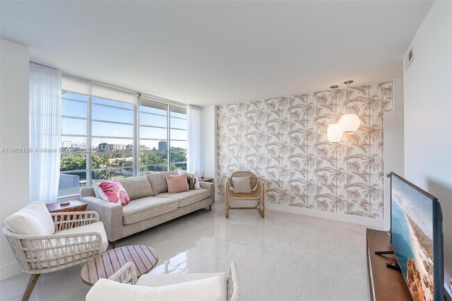 Building Photo - 9101 E Bay Harbor Dr