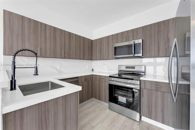 Primary Photo - 3907 SW 155th Ave