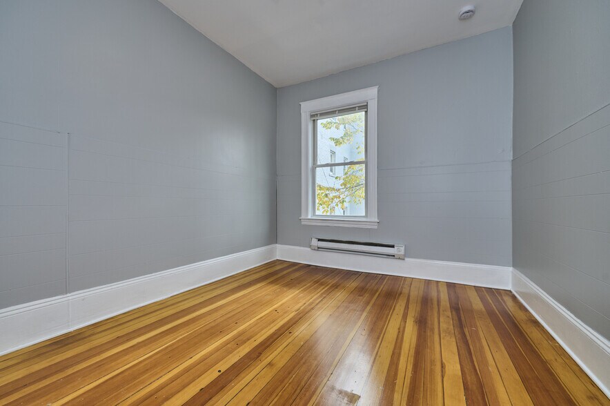 Building Photo - 39 Salem St