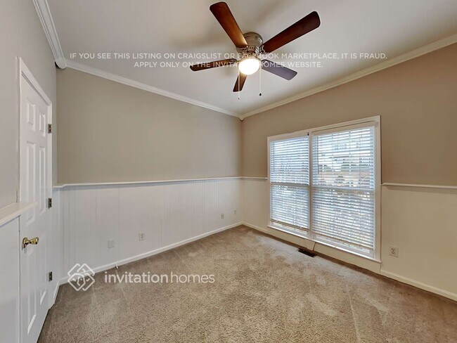 Building Photo - 1911 Ascot Terrace NW